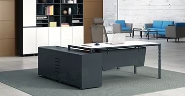 What needs to be considered when customizing panel office furniture?